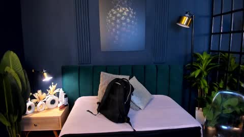 Taylor Bennet online show from February 11, 2025, 12:05 pm