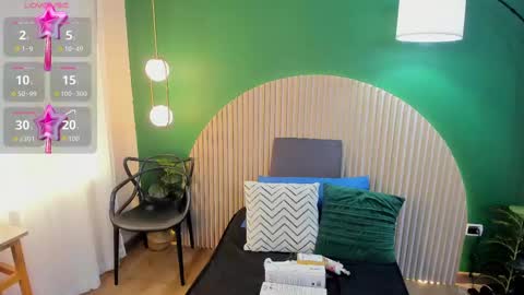 Taylor Bennet online show from September 21, 2025, 12:07 pm