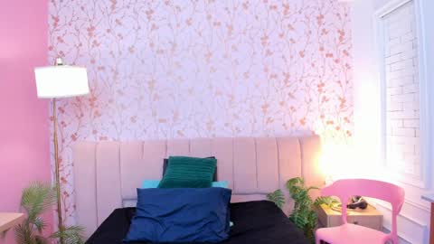 Taylor Bennet online show from April 22, 2026, 11:56 am