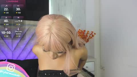 Taylor Harveey online show from November 12, 2025, 7:57 pm