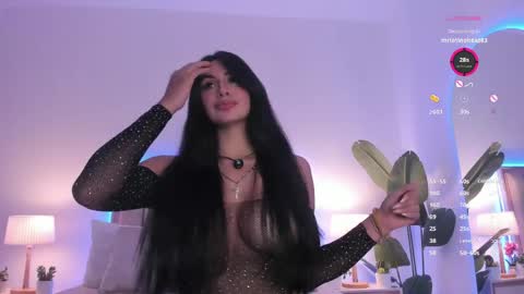 Taylor  Help me to get 100 thumbs up online show from May 8, 2026, 5:40 pm