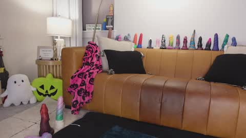 Taylor --  online show from October 9, 2025, 10:35 am