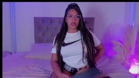 Taylor  online show from October 19, 2025, 4:57 am