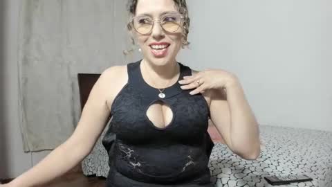 taylorhot72_ online show from February 1, 2025, 5:18 am