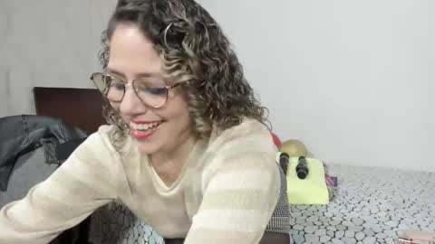 taylorhot72_ online show from February 18, 2025, 1:54 am