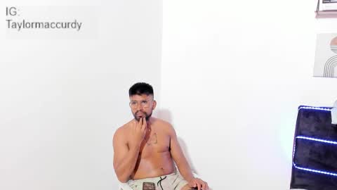 taylormaccurdy_ online show from January 5, 2026, 5:27 pm