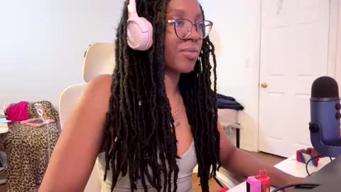 Snapshot of taylorsosweets chatting on May 7, 2026, 12:16 am Taylor online show from May 7, 2026, 12:16 am