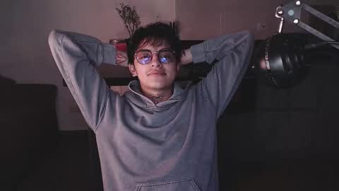 Teo independent model online show from February 4, 2026, 3:45 am