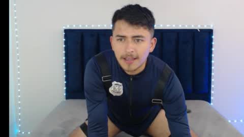 teban_28 online show from November 26, 2025, 7:37 pm