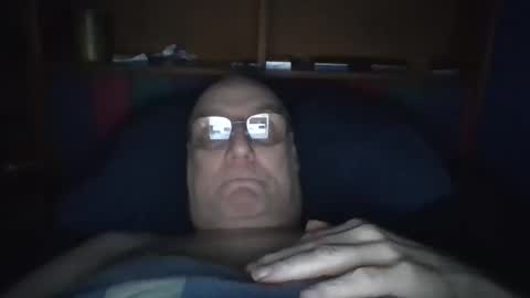 Mark online show from October 17, 2025, 7:38 pm