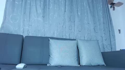 Charlee He online show from December 19, 2025, 9:38 am