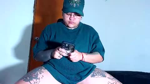 Charlee He online show from April 5, 2026, 7:44 pm