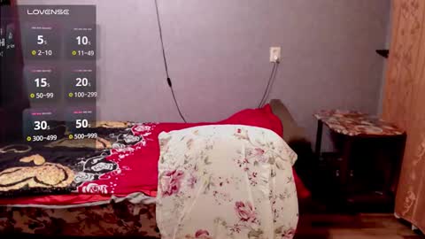 Nickie online show from September 19, 2025, 5:02 pm