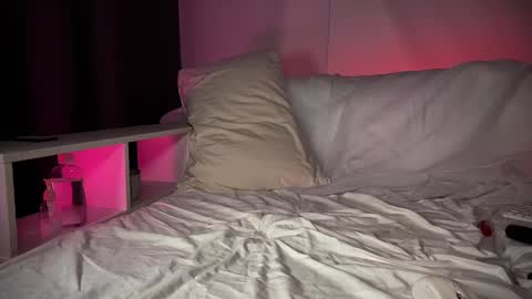 Mary     X TechnoElfff  INST    fansly kissmary online show from January 12, 2025, 3:46 pm