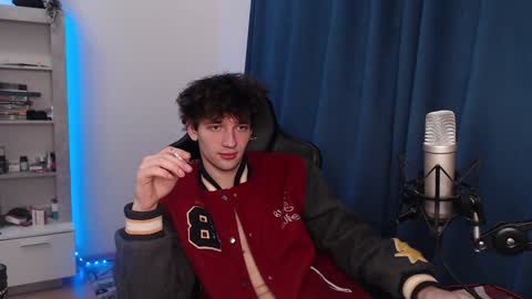 Teddy online show from December 18, 2024, 10:02 pm