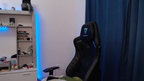 Teddy online show from February 6, 2025, 7:13 am