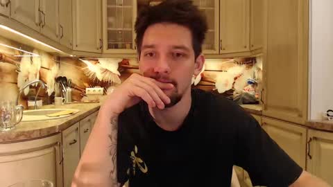 Teddy online show from March 8, 2025, 5:07 am