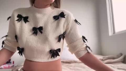 Amy No penetration Virgiin giirl online show from October 22, 2025, 1:33 pm