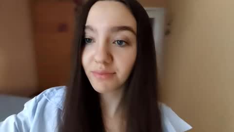 Kimi online show from November 21, 2025, 10:36 am