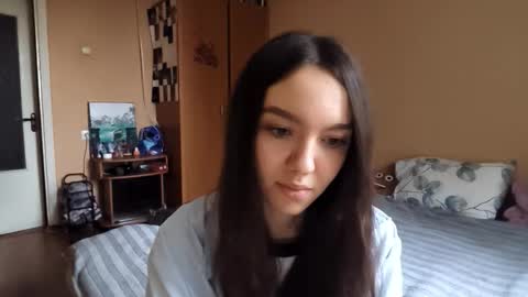 Kimi online show from November 23, 2025, 1:33 pm