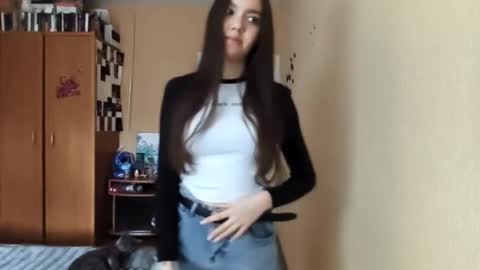 Kimi online show from December 2, 2025, 11:15 am