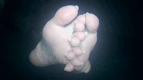 Viv West online show from October 4, 2025, 1:25 am