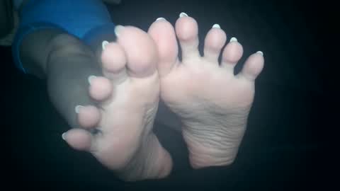 Viv West online show from October 24, 2025, 4:20 am