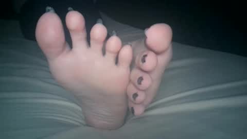 Viv West online show from December 19, 2025, 4:41 am