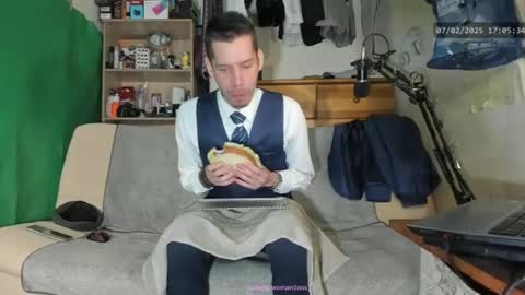 Virg Lszl online show from February 7, 2025, 4:03 pm