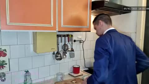 Virg Lszl online show from February 9, 2025, 5:01 pm