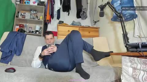 Virg Lszl online show from February 9, 2025, 8:02 pm