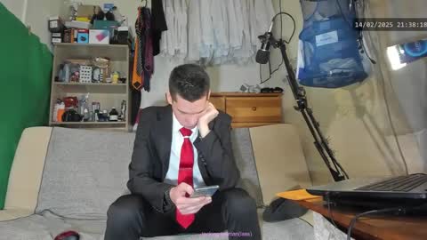 Virg Lszl online show from February 14, 2025, 8:37 pm