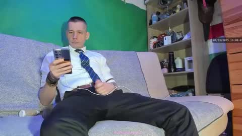 Virg Lszl online show from March 7, 2025, 3:07 pm