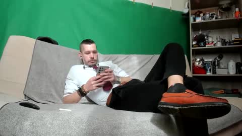 Virg Lszl online show from April 15, 2026, 2:02 pm