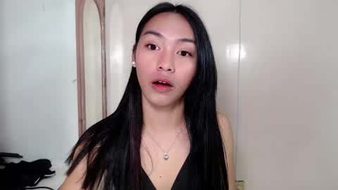 Snapshot of temptmebabyx chatting on April 11, 2026, 7:45 am YOGIRL MAXINE online show from April 11, 2026, 7:45 am