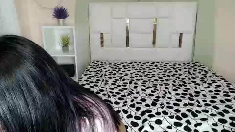 Snapshot of temptmebabyx chatting on April 11, 2026, 8:35 pm YOGIRL MAXINE online show from April 11, 2026, 8:35 pm