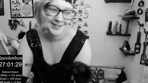 Pixie and Tentacle Overlord online show from October 23, 2025, 6:39 pm