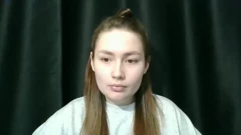 tendre_amelia online show from November 6, 2025, 2:07 pm