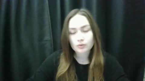 tendre_amelia online show from November 8, 2025, 1:11 pm