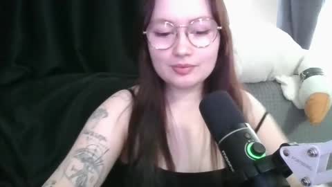 tendre_amelia online show from April 29, 2026, 9:46 am