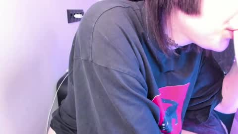 Kira online show from April 20, 2026, 2:03 am