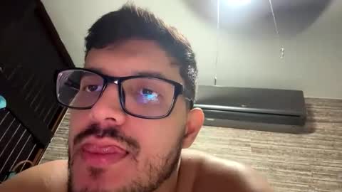 Snapshot of teo_rojas chatting on May 21, 2026, 6:42 am Rojas online show from May 21, 2026, 6:42 am