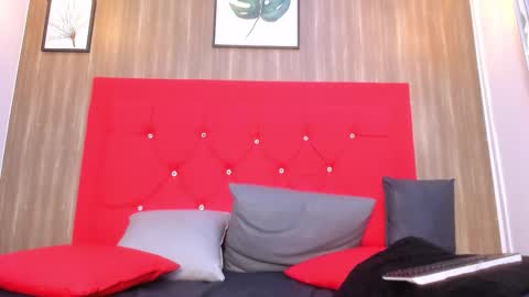 teoo_11 online show from November 27, 2025, 3:08 am