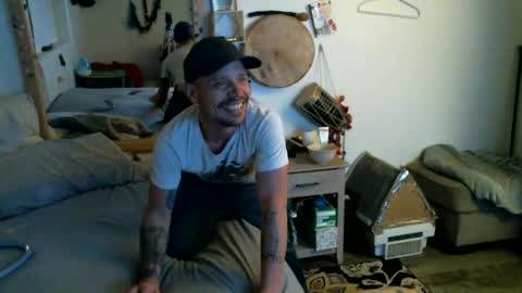 Axle online show from February 9, 2025, 1:25 pm