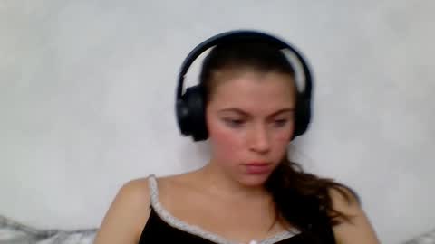 Anny Simpson online show from September 15, 2025, 5:29 am