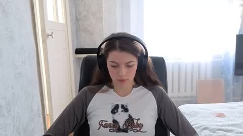 Anny Simpson online show from October 24, 2025, 4:31 am