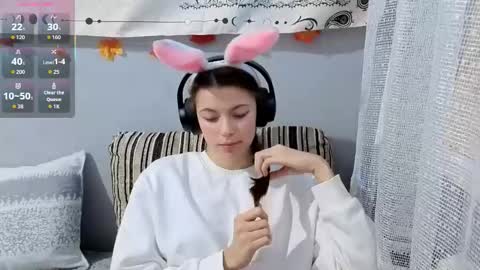 Anny Simpson online show from December 16, 2025, 4:39 am