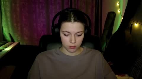 Anny Simpson online show from March 18, 2026, 9:40 pm