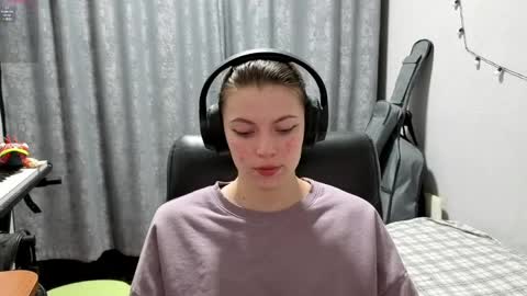 Anny Simpson online show from April 23, 2026, 8:22 pm