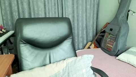 Snapshot of terranaufzinger chatting on May 20, 2026, 8:09 am Anny Simpson online show from May 20, 2026, 8:09 am